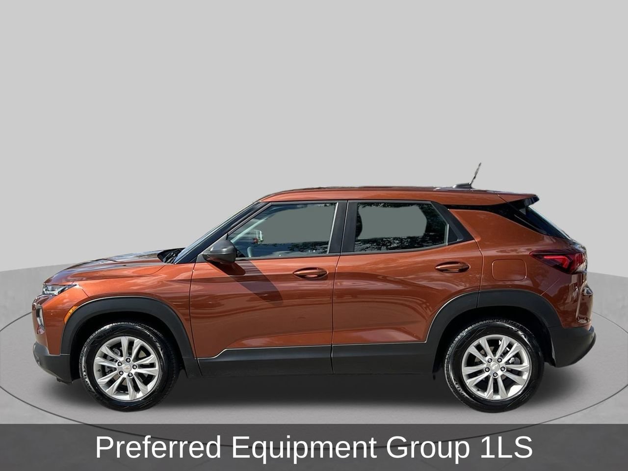 Used 2021 Chevrolet TrailBlazer LS FWD image 2