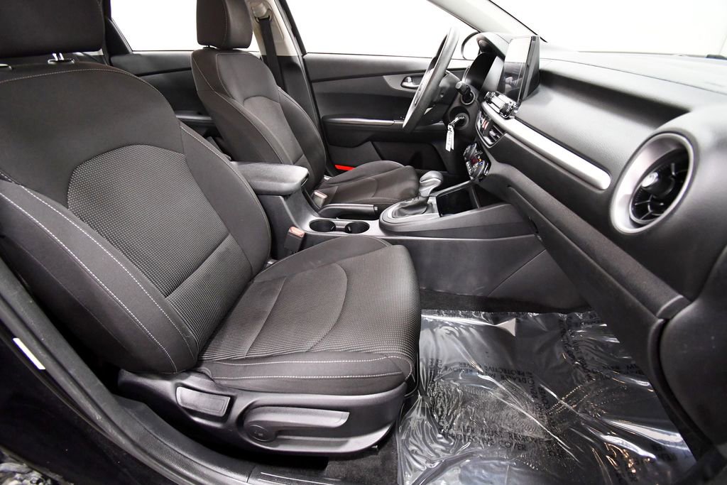 Certified 2019 Kia Forte LXS image 17