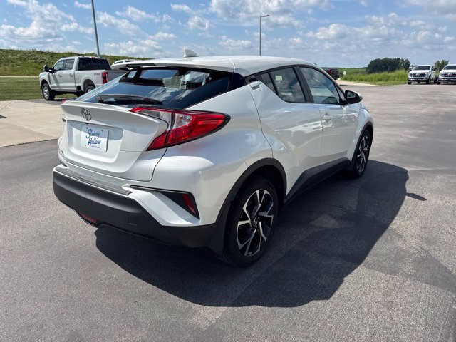 Used 2018 Toyota C-HR XLE FWD image 5