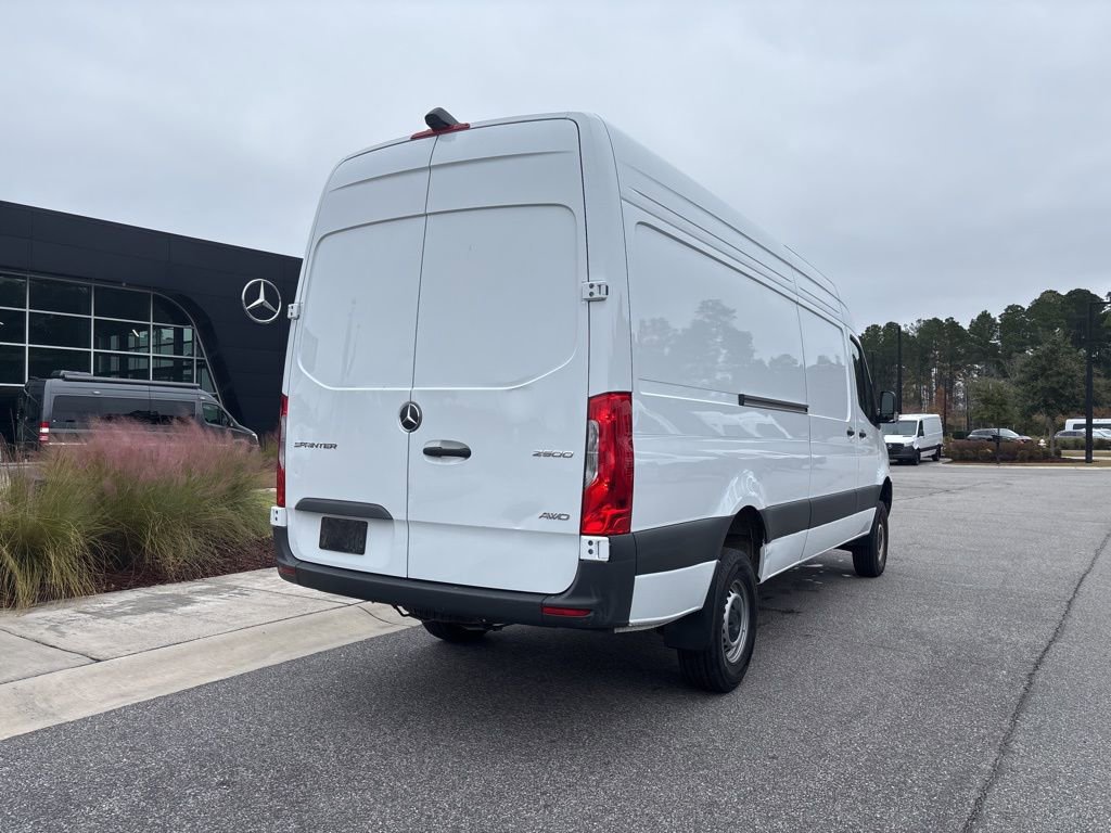 Used 2024 Mercedes-Benz Sprinter 2500 image 3