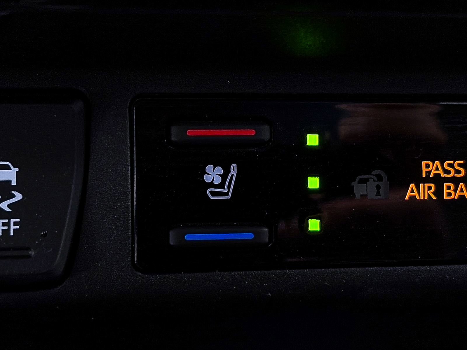 Used 2024 Toyota RAV4 Limited image 24