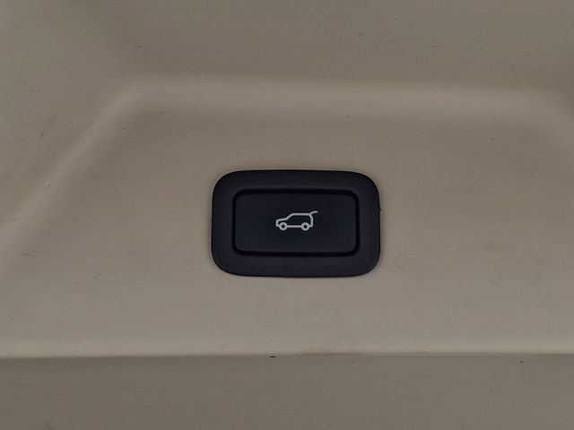 Used 2015 Land Rover Range Rover Supercharged AWD/4WD image 29