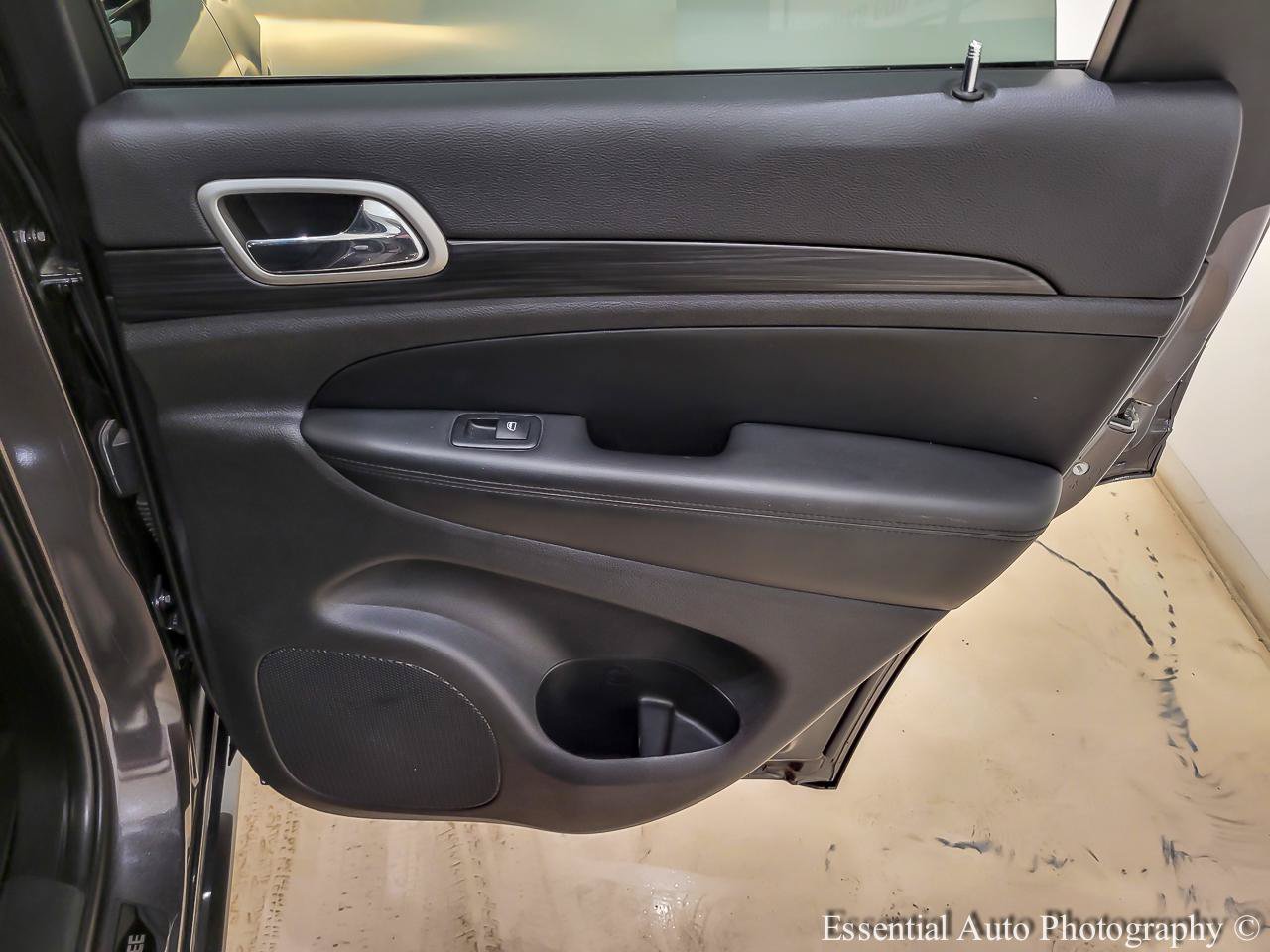 Used 2021 Jeep Grand Cherokee Laredo X AWD/4WD image 28