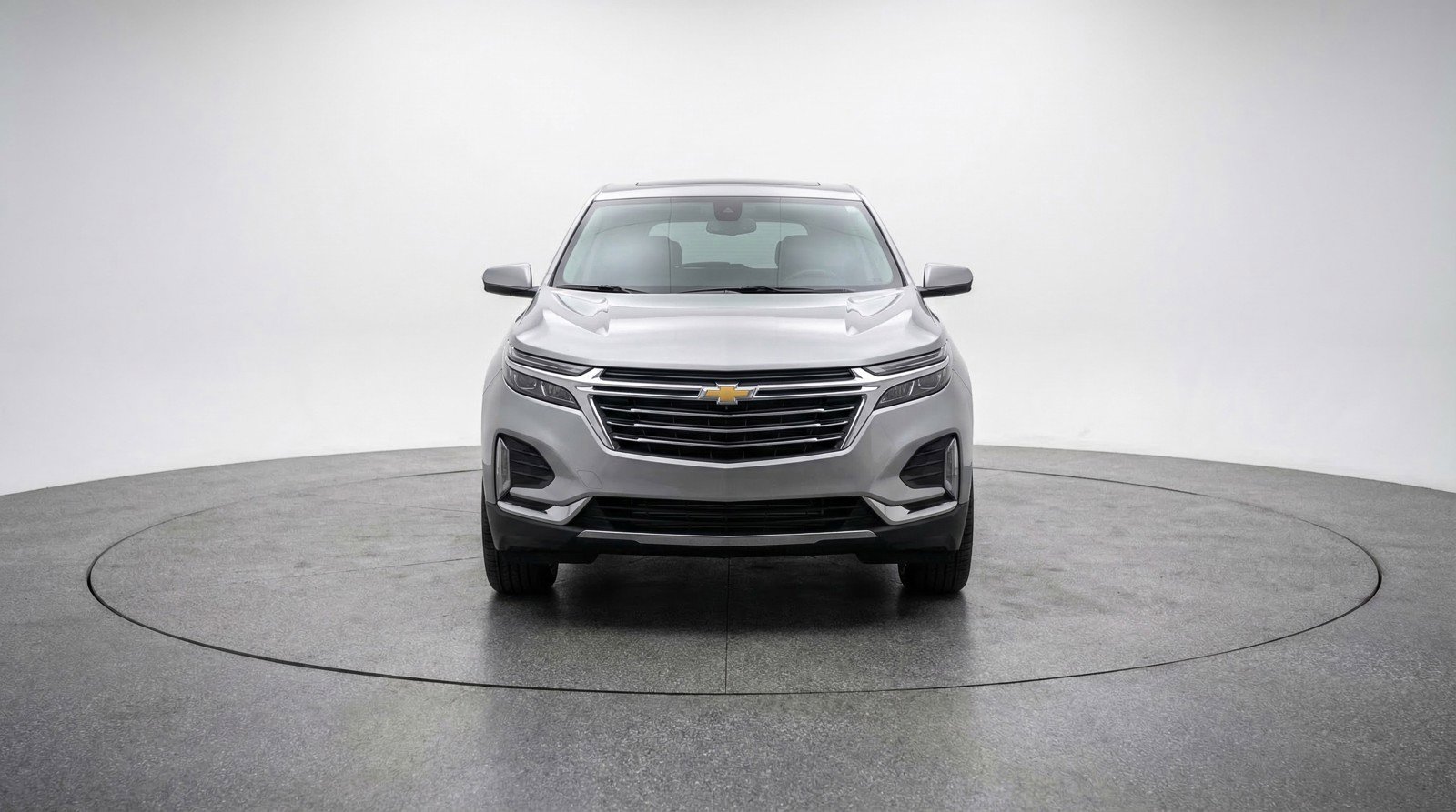 Used 2025 Chevrolet Equinox LT FWD image 2