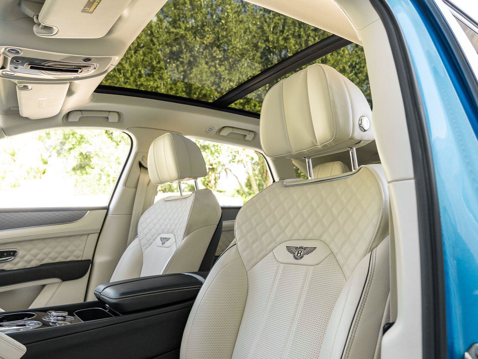 Used 2022 Bentley Bentayga AWD/4WD image 5