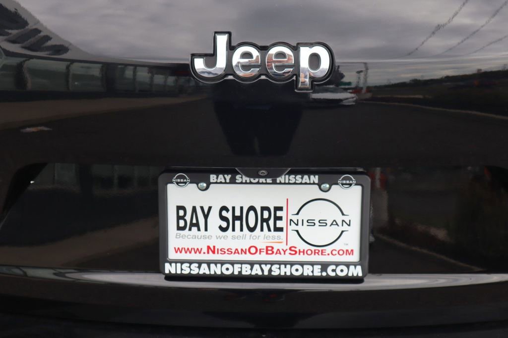 Used 2022 Jeep Grand Cherokee L Limited AWD/4WD image 38