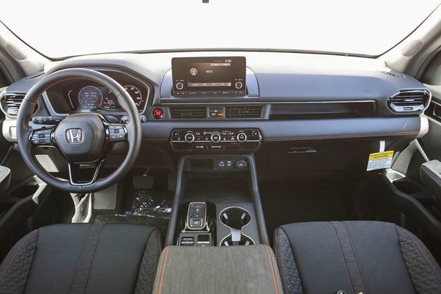 New 2025 Honda Pilot Sport image 13
