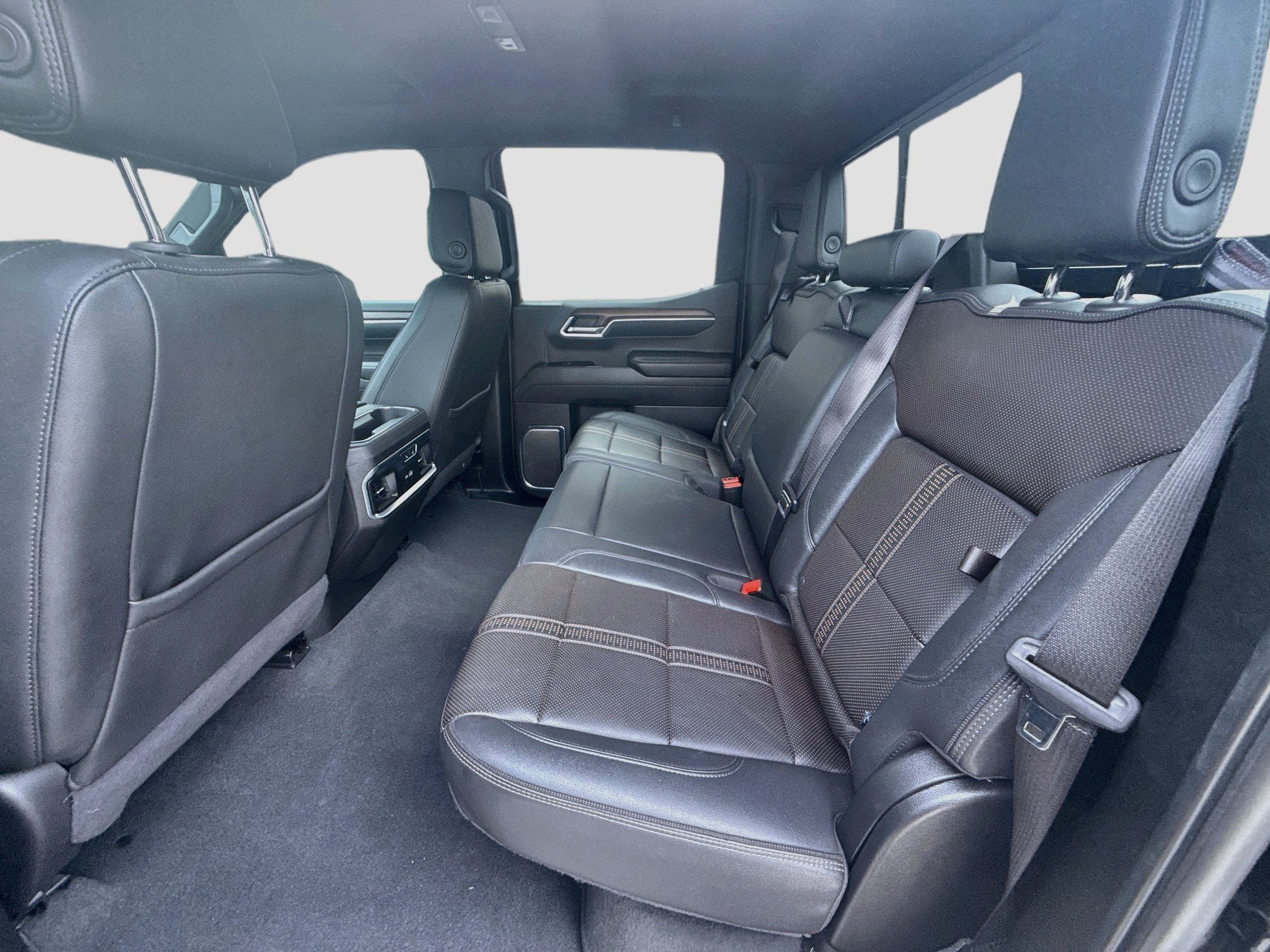 Used 2024 Chevrolet Silverado 1500 High Country w/ Midnight Edition AWD/4WD image 21