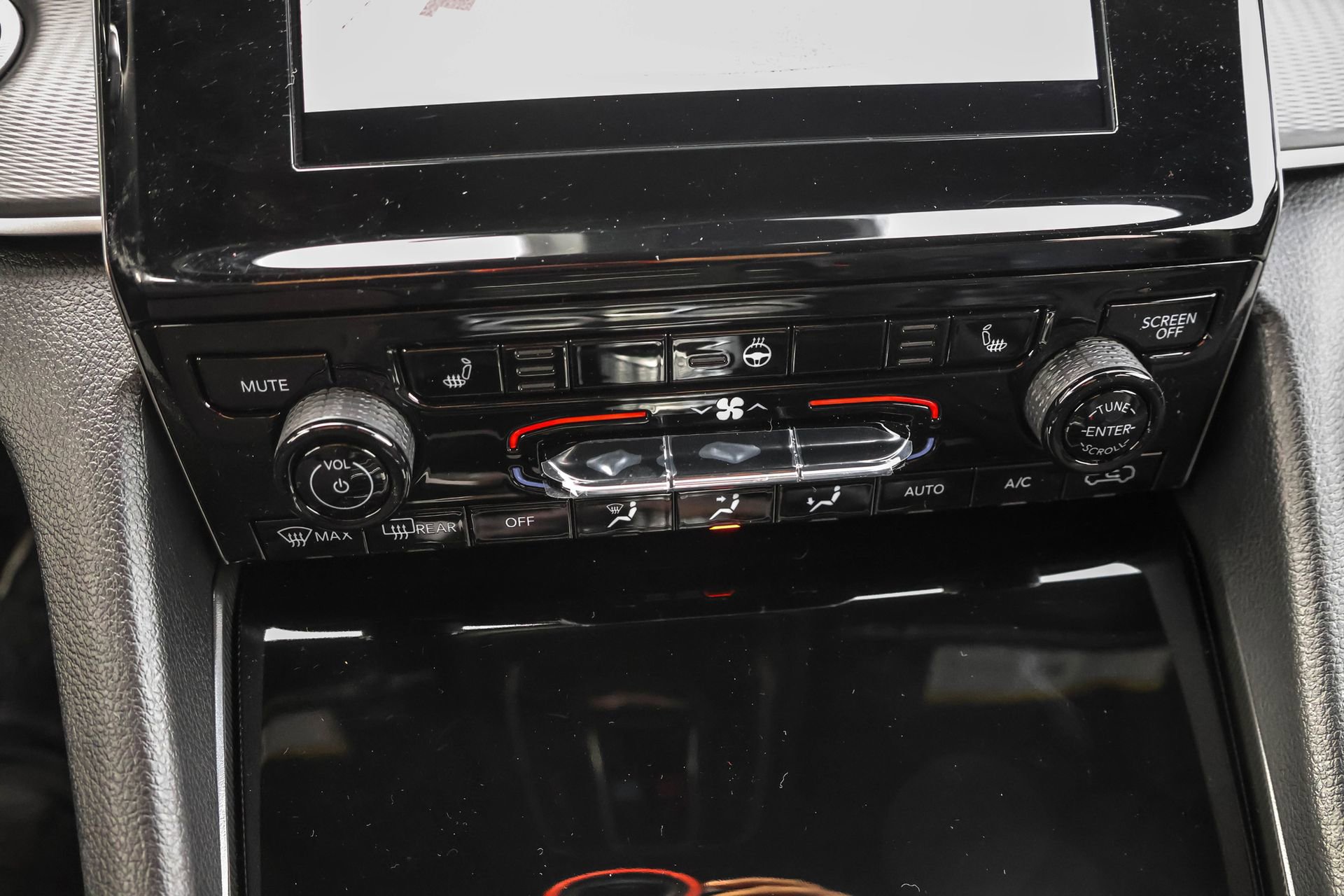 New 2025 Jeep Grand Cherokee Altitude image 19