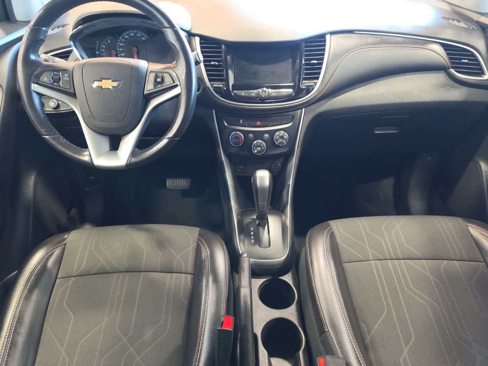 Used 2020 Chevrolet Trax LT w/ LT Convenience Package FWD image 25