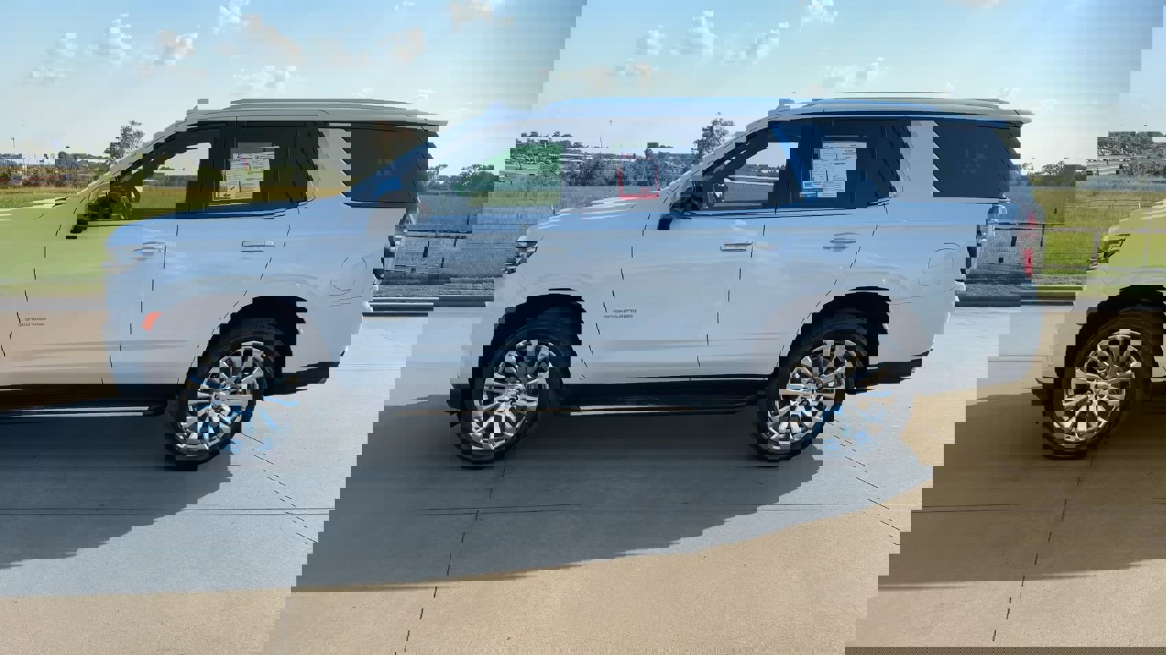 Used 2021 Chevrolet Tahoe Premier w/ Premium Package image 6