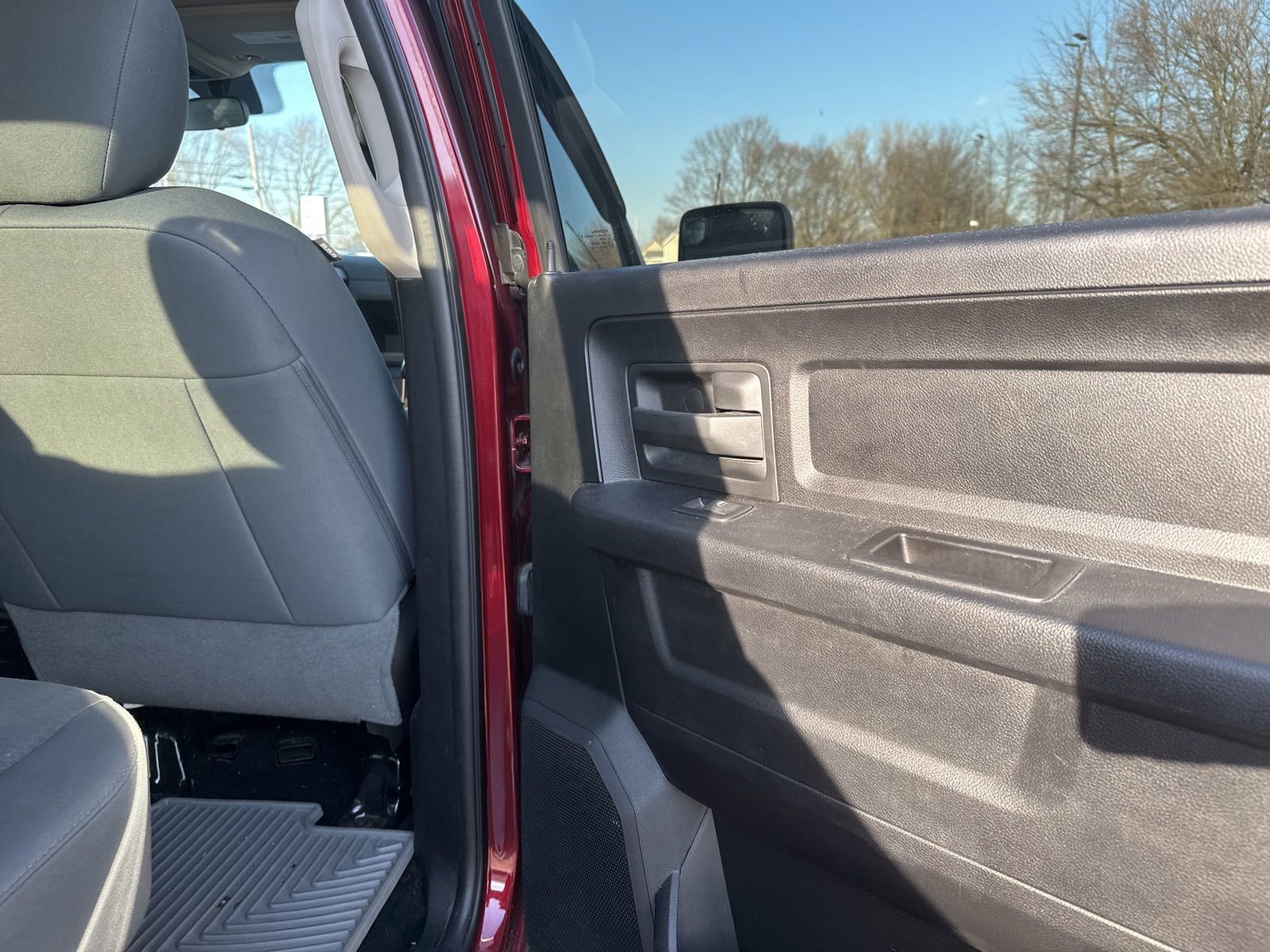 Used 2017 RAM 1500 Express image 5