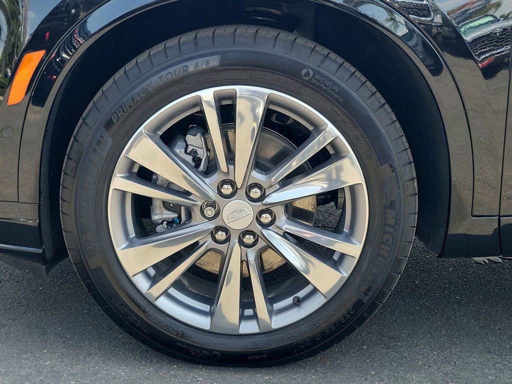 Used 2025 Cadillac XT6 Premium Luxury w/ Technology Package FWD image 33