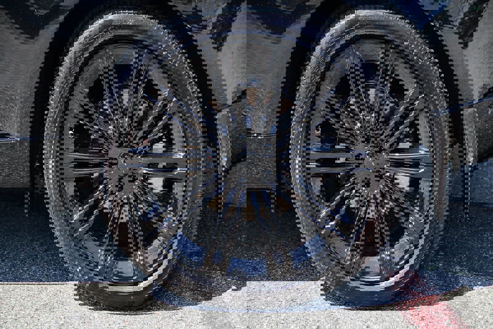 New 2026 Land Rover Range Rover Long Wheelbase SE image 8