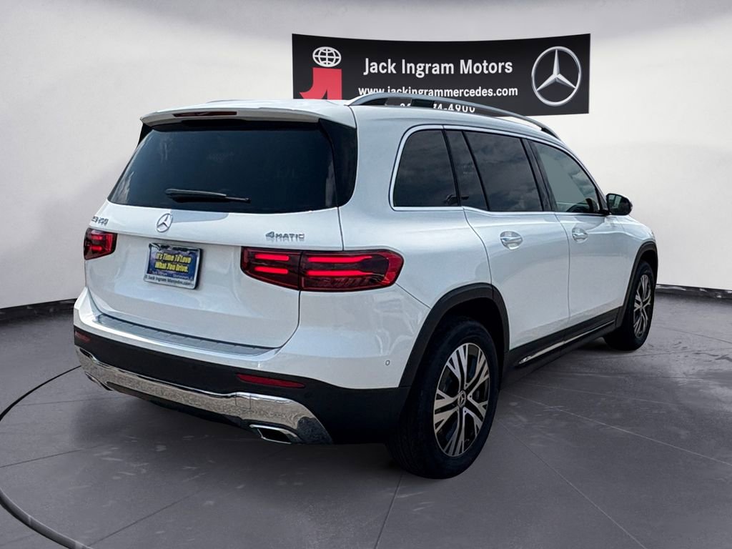 New 2026 Mercedes-Benz GLB 250 4MATIC image 5