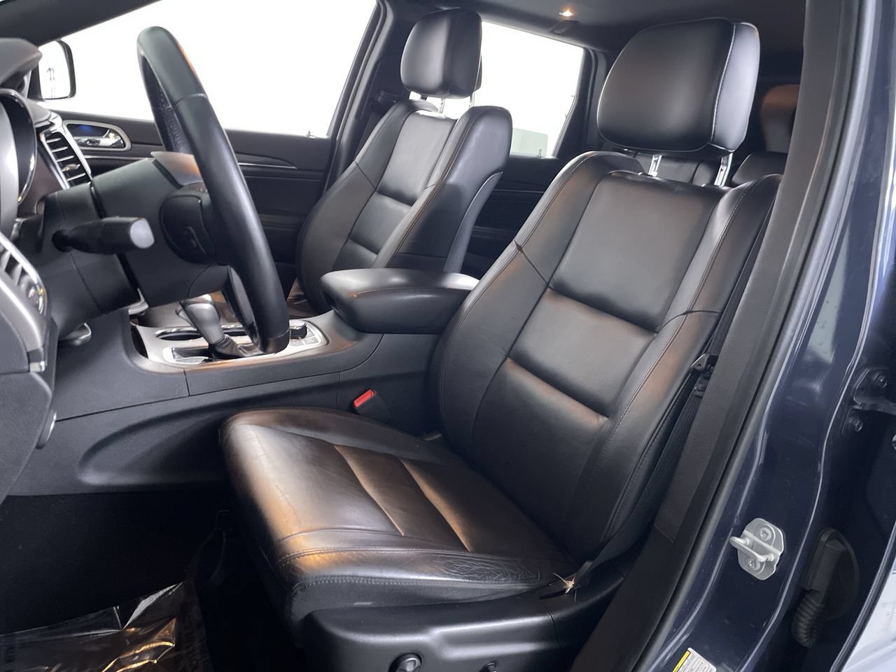 Used 2020 Jeep Grand Cherokee Limited AWD/4WD image 13