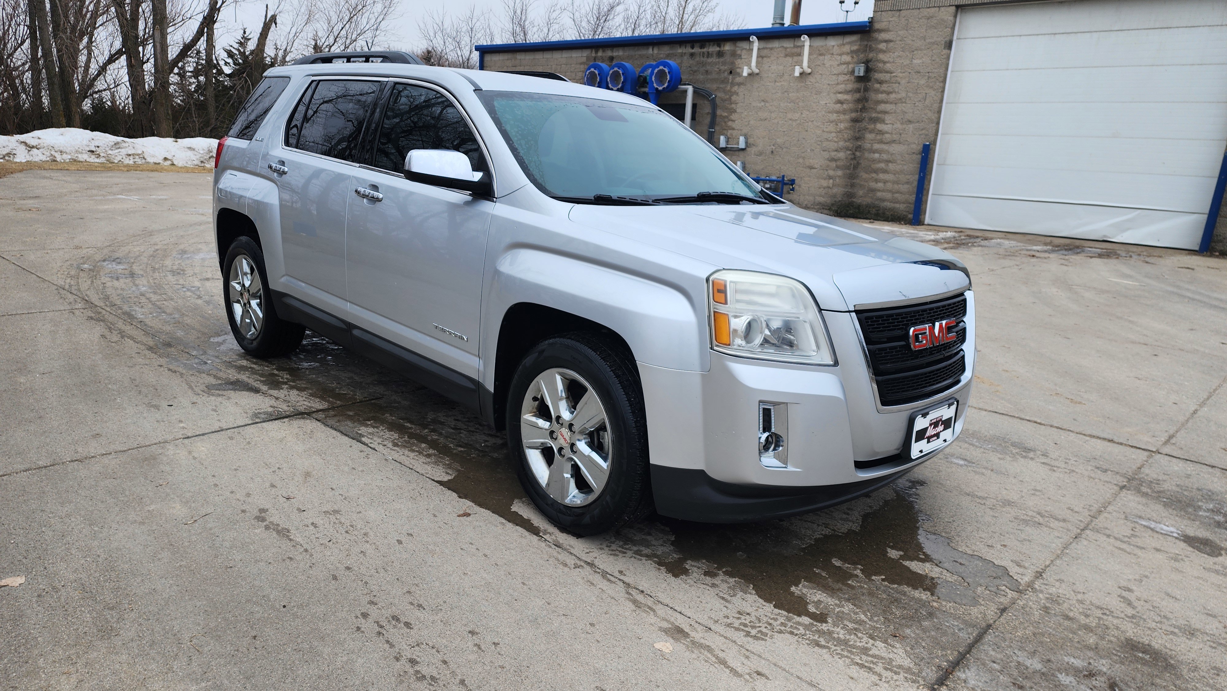 Used 2015 GMC Terrain SLE w/ Chrome Edition image 4