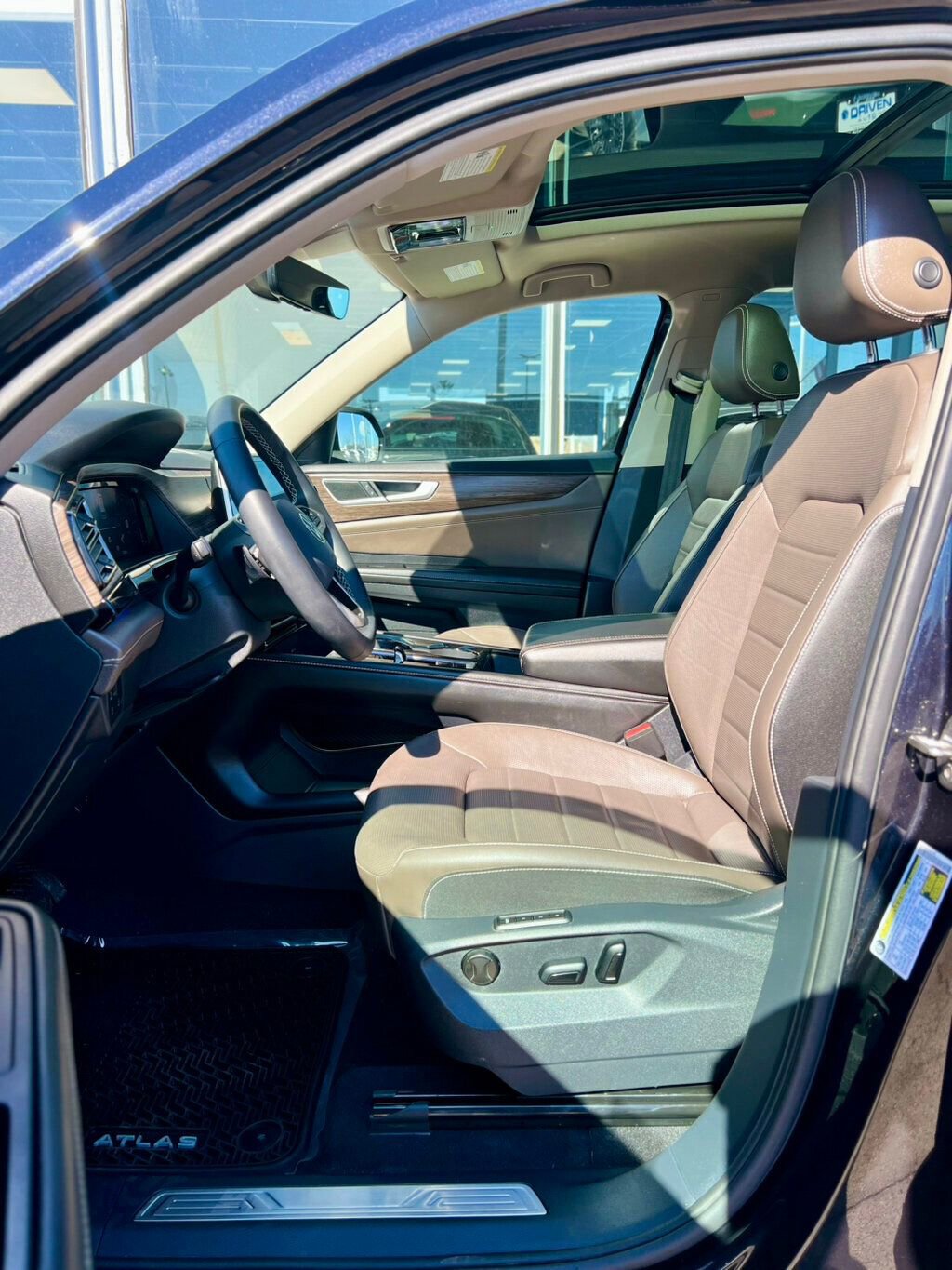 Used 2024 Volkswagen Atlas SEL image 17