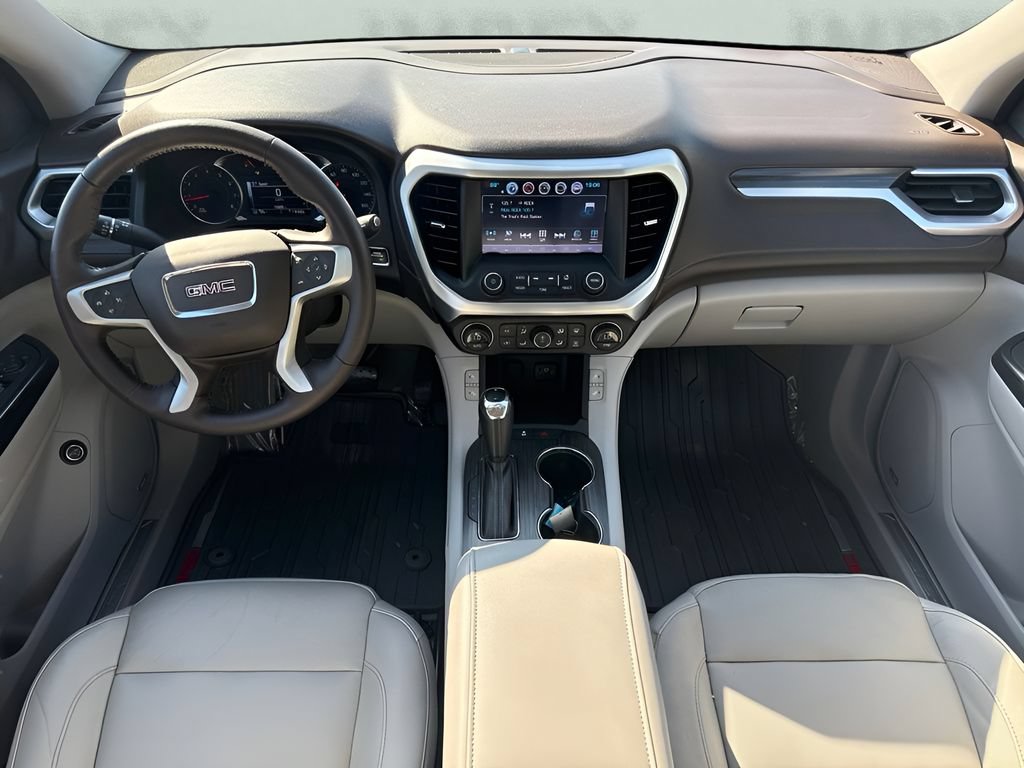 Used 2017 GMC Acadia SLT AWD/4WD image 16