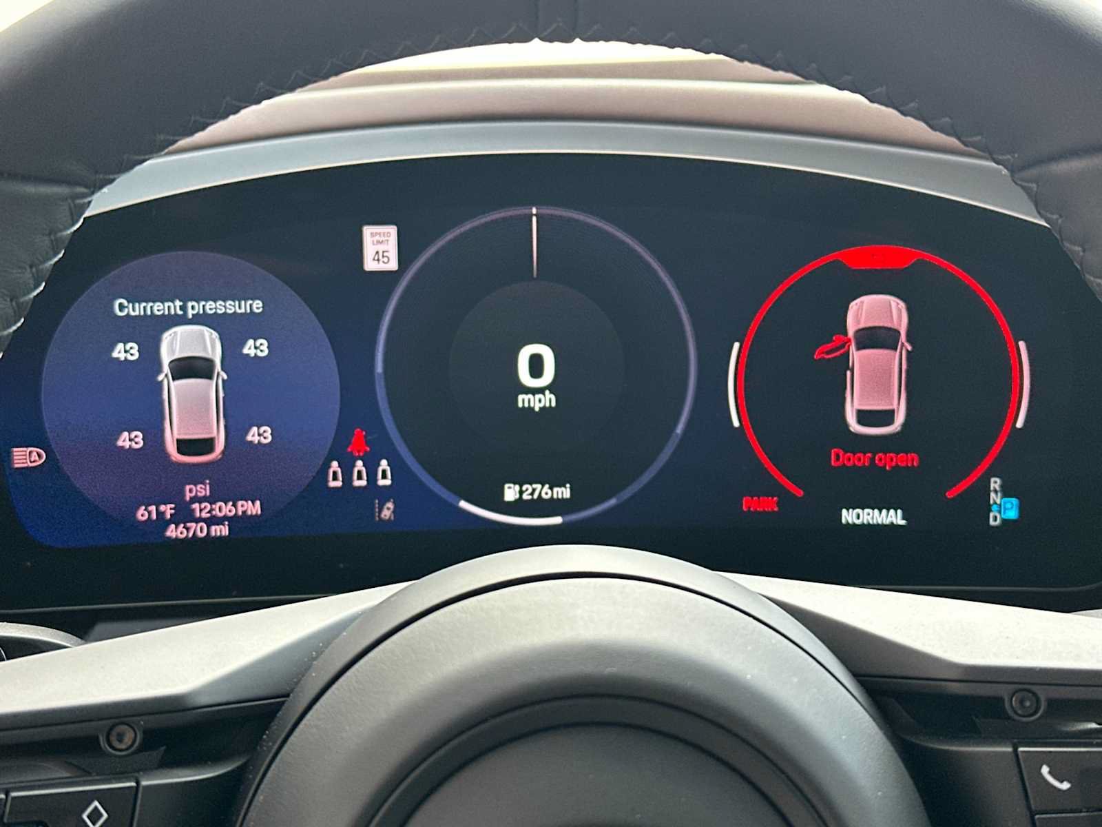 Certified 2025 Porsche Macan Electric RWD image 26
