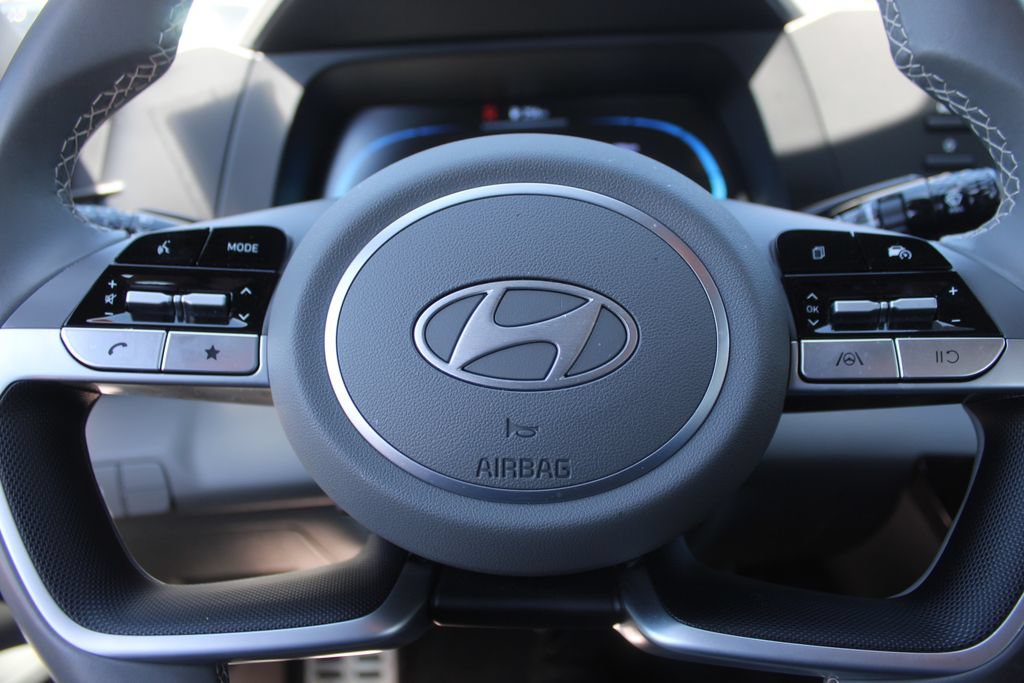 Used 2025 Hyundai Elantra Sport FWD image 24
