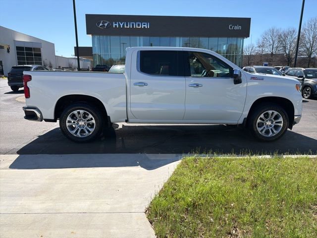 Used 2025 Chevrolet Silverado 1500 LTZ image 9
