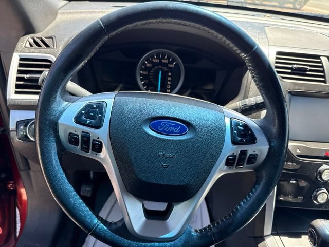 Used 2014 Ford Explorer XLT w/ Equipment Group 202A AWD/4WD image 13