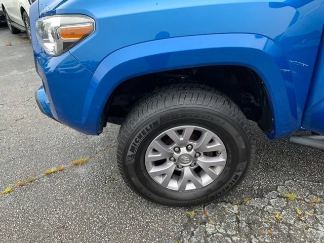 Used 2017 Toyota Tacoma SR5 w/ Tow Package RWD image 39