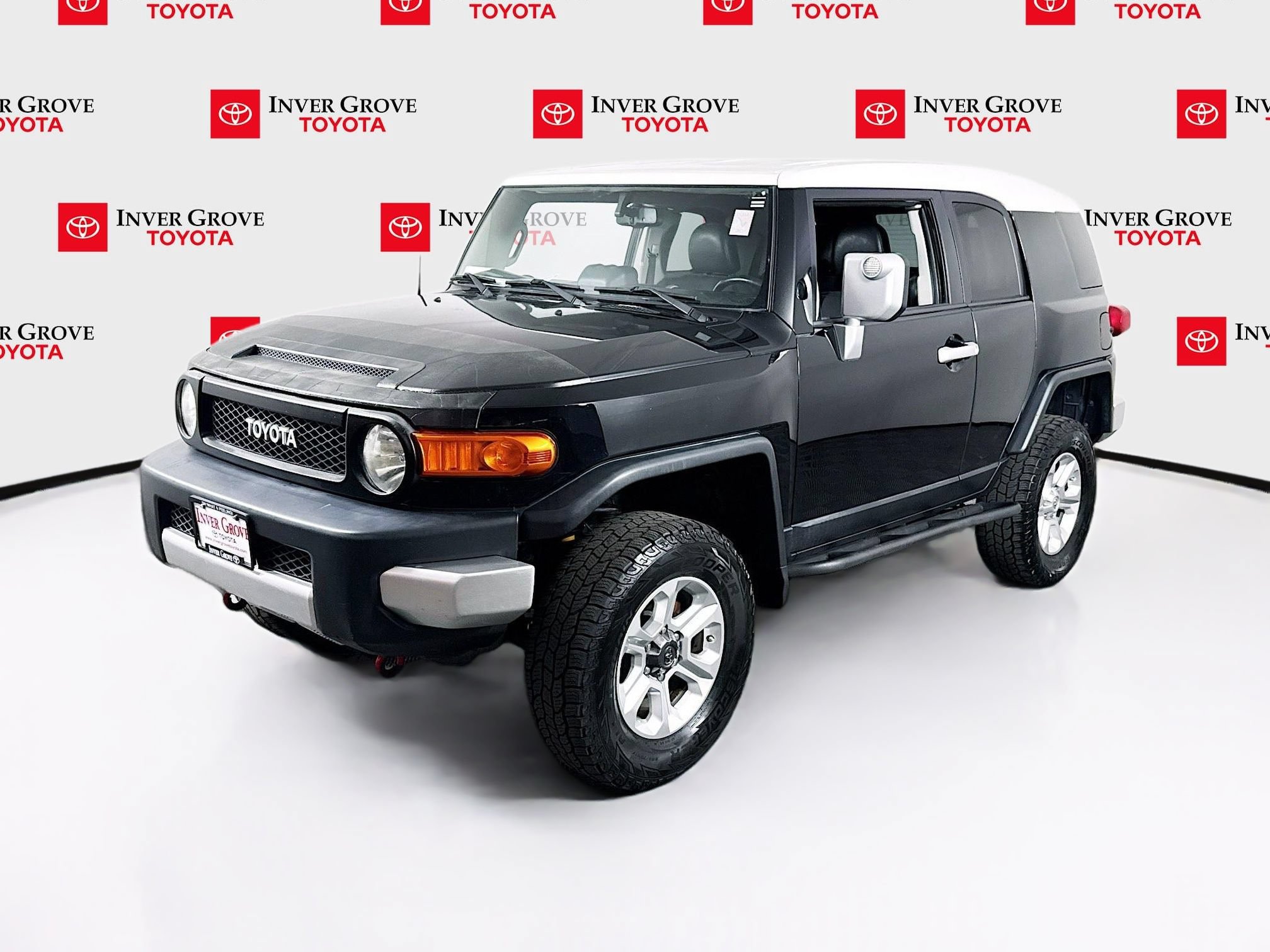 Used 2011 Toyota FJ Cruiser 4WD w/ Upgrade Pkg image 1