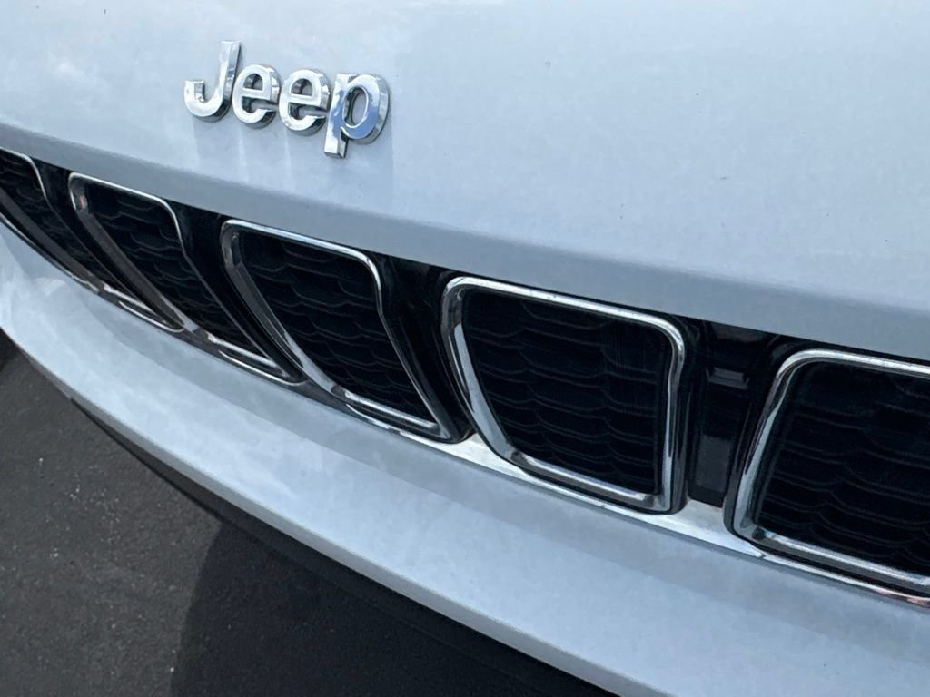 Certified 2023 Jeep Grand Cherokee L Limited AWD/4WD image 27
