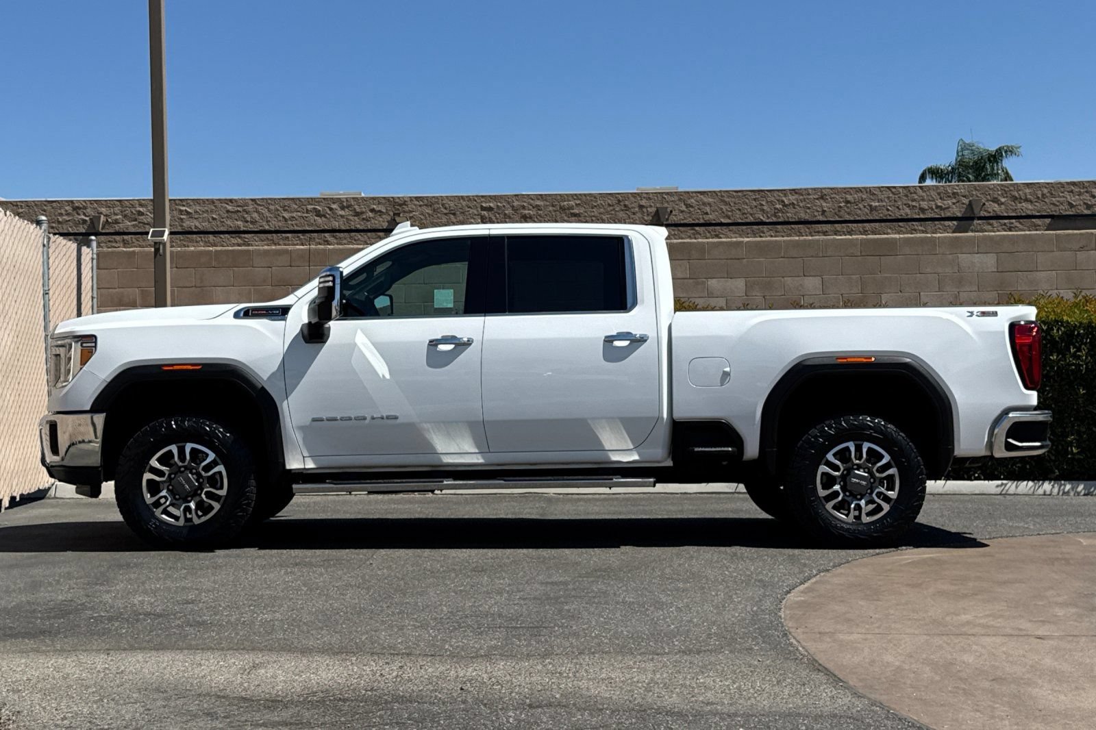Certified 2023 GMC Sierra 2500 SLT w/ SLT Convenience Package AWD/4WD image 7