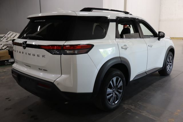 Used 2024 Nissan Pathfinder SV image 39