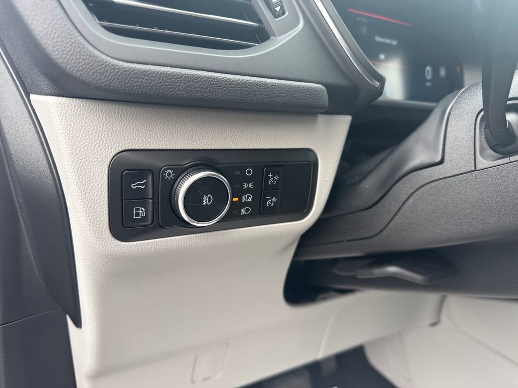 Used 2025 Ford Escape Platinum w/ Premium Technology Package image 28