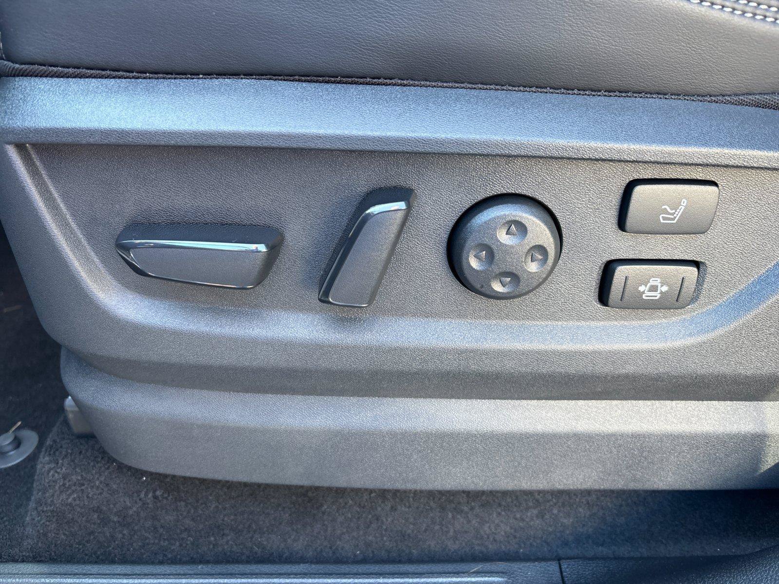 New 2027 INFINITI QX80 Sensory AWD/4WD image 16