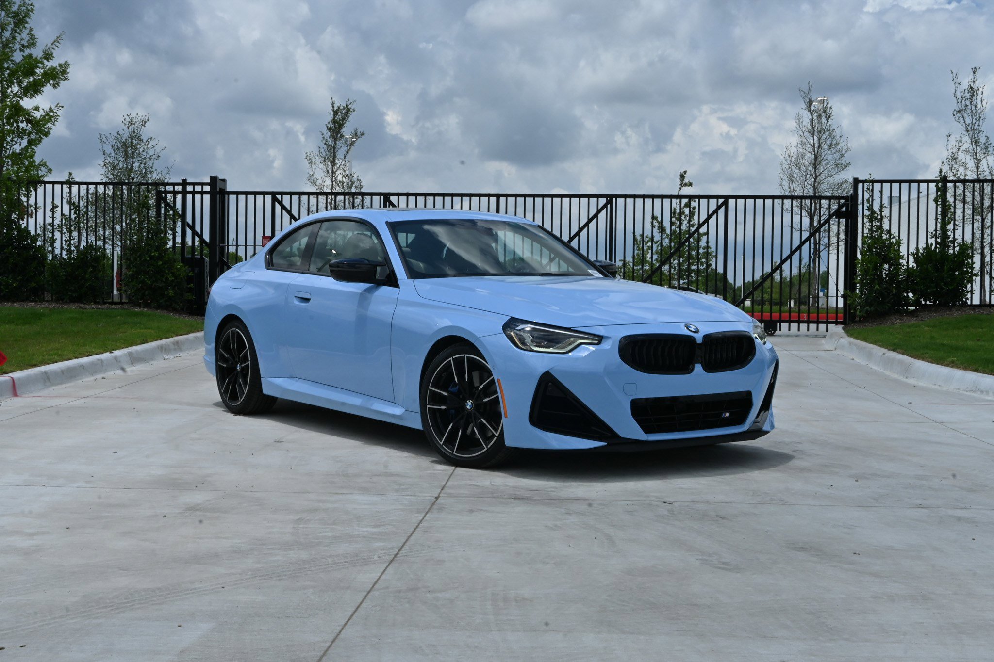 Used 2025 BMW M240i Coupe RWD image 2