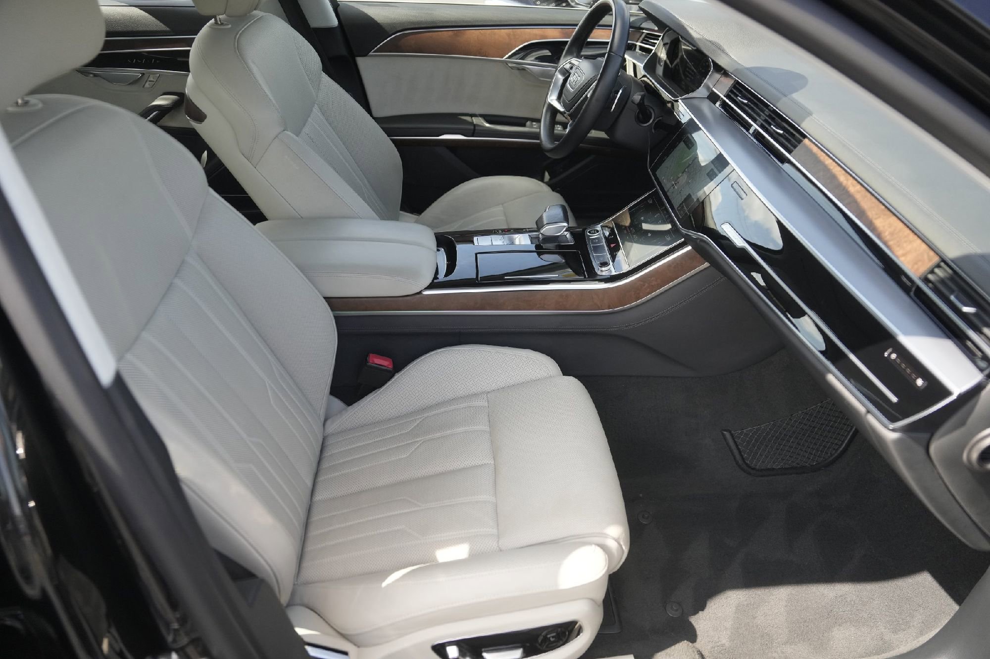 Certified 2022 Audi A8 L 3.0T image 22