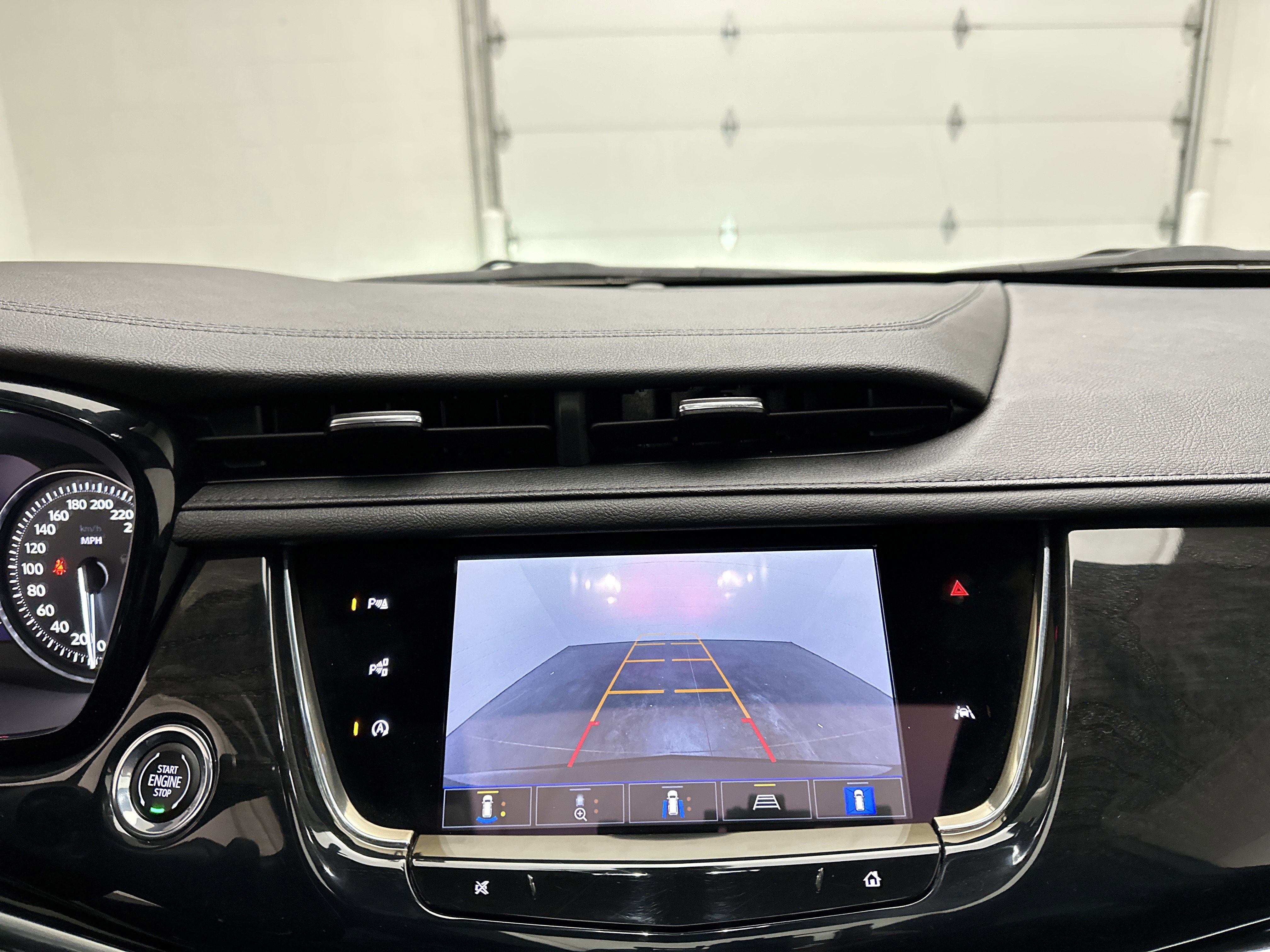 Used 2024 Cadillac XT6 Premium Luxury w/ Technology Package image 36