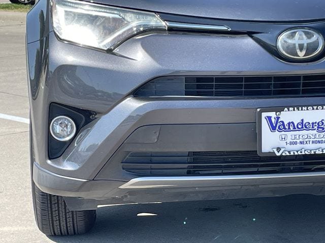 Used 2018 Toyota RAV4 XLE w/ Plus Extra Value Package FWD image 8