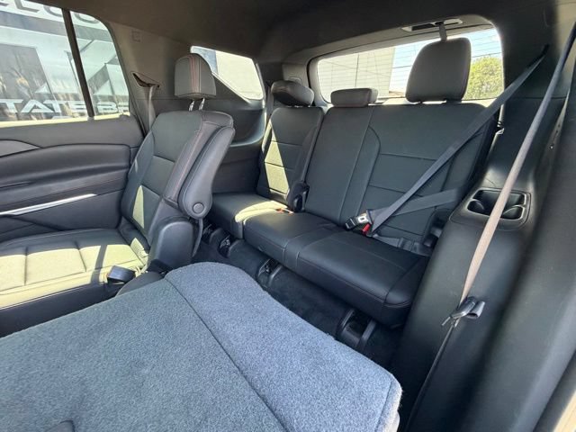 Used 2025 Chevrolet Traverse Z71 AWD/4WD image 15