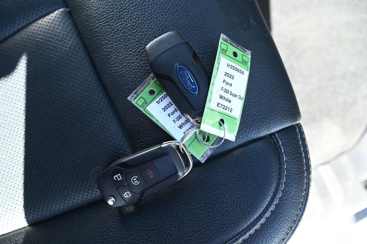 Used 2022 Ford F350 Lariat w/ Chrome Package image 51