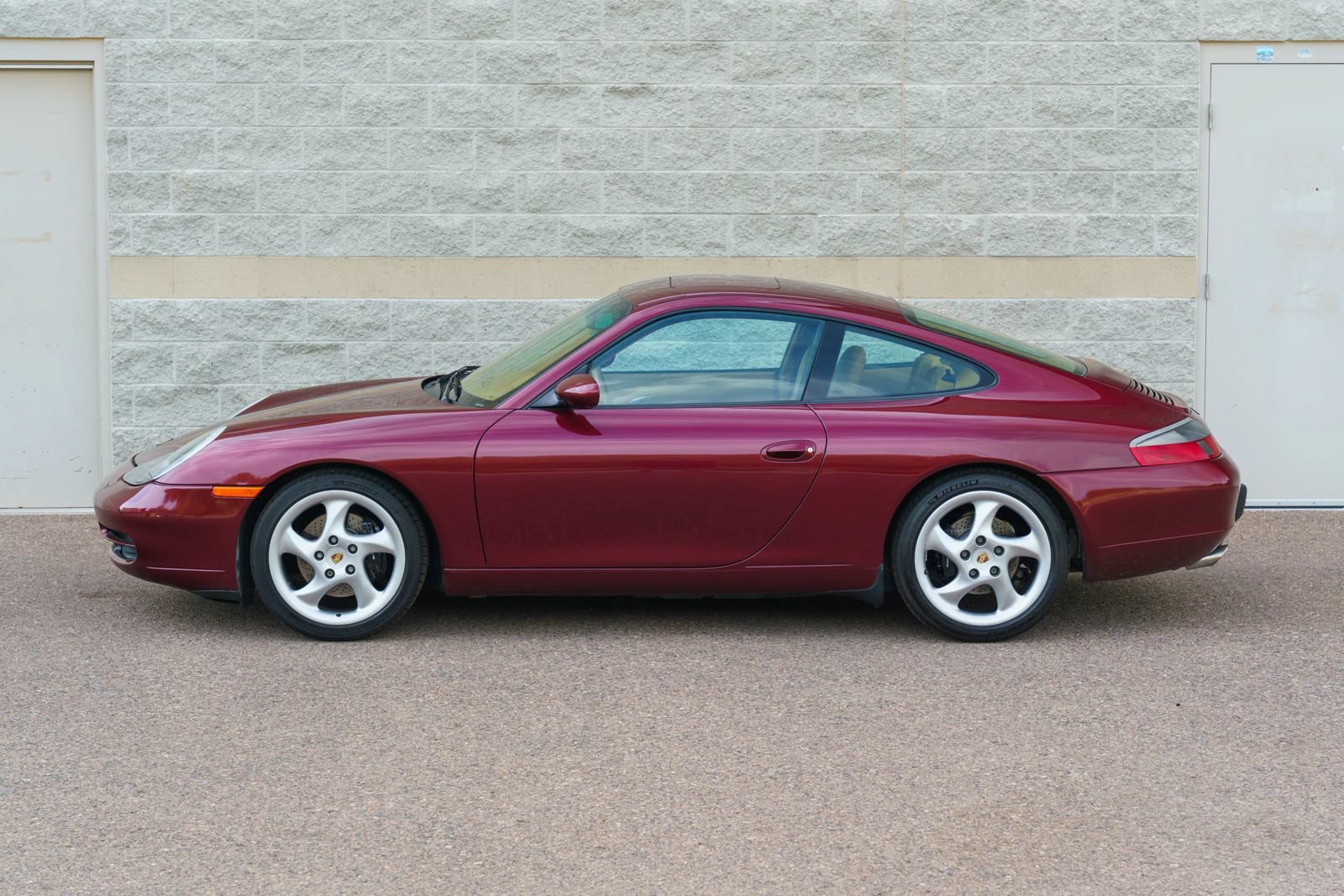 Used 2000 Porsche 911 Carrera image 25