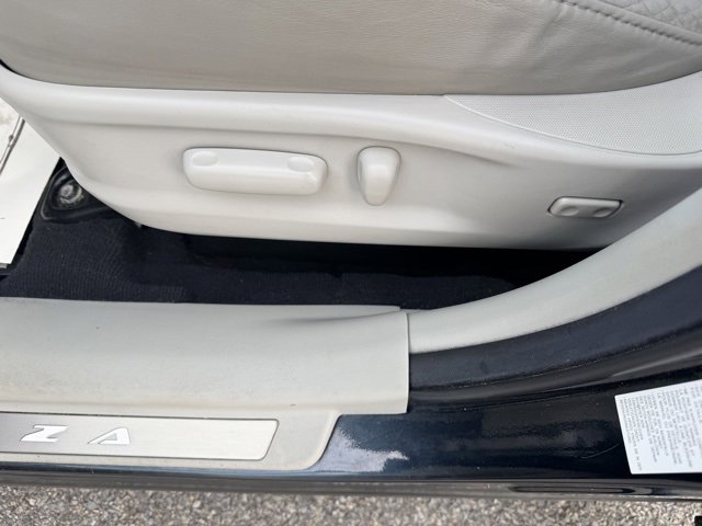 Used 2013 Toyota Venza XLE image 17