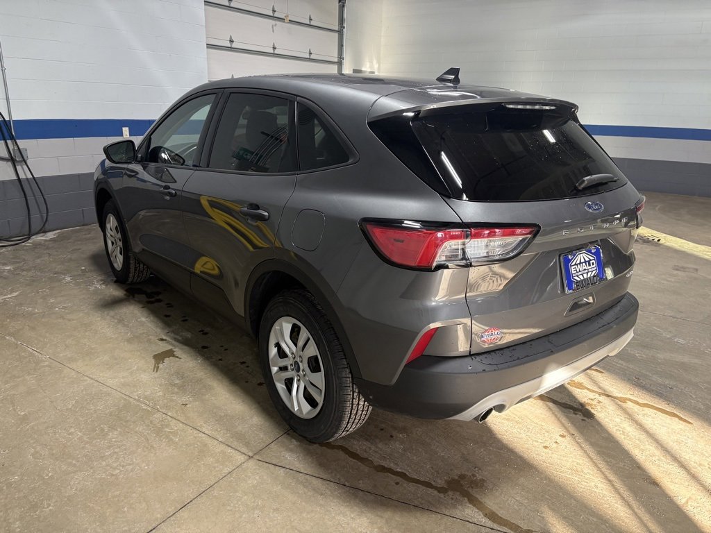 Used 2022 Ford Escape S image 4