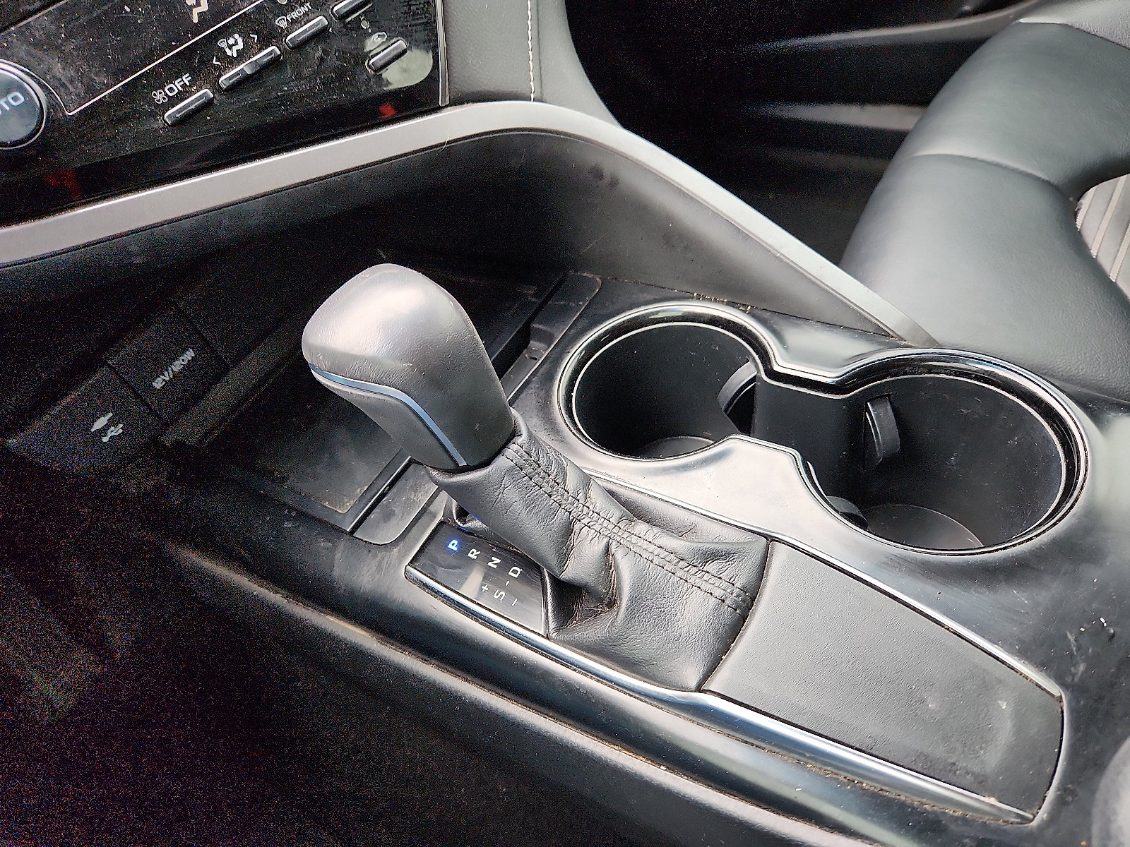 Used 2019 Toyota Camry SE FWD image 20