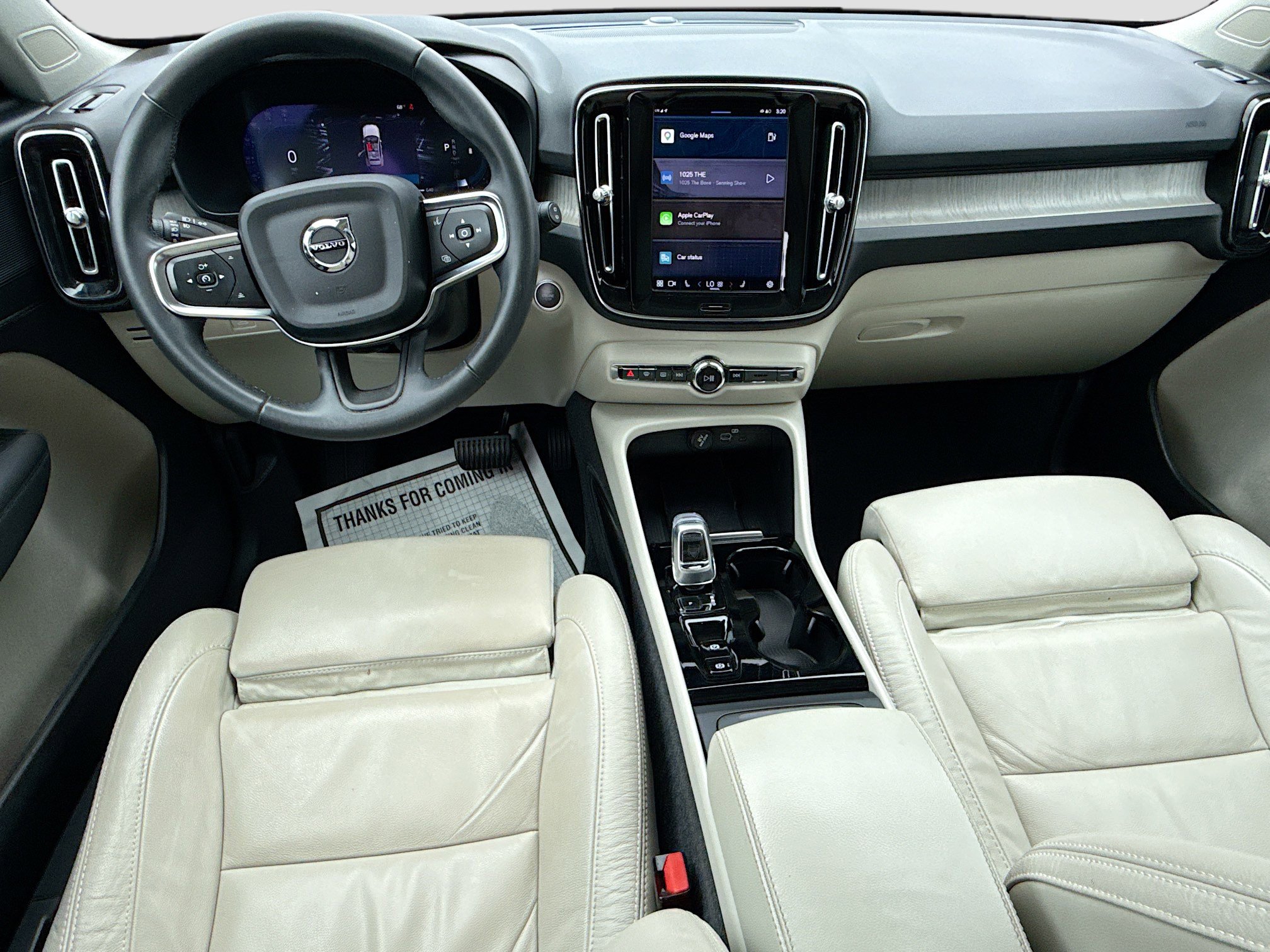 Used 2023 Volvo XC40 B5 Plus image 16