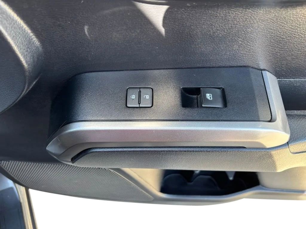 Used 2020 Toyota Tacoma SR5 image 33