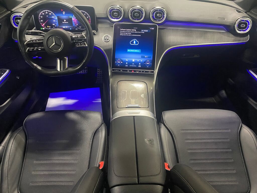 Used 2023 Mercedes-Benz C 300 4MATIC Sedan image 2