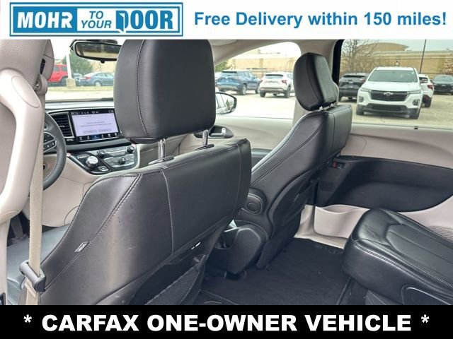 Used 2024 Chrysler Pacifica Touring-L image 28