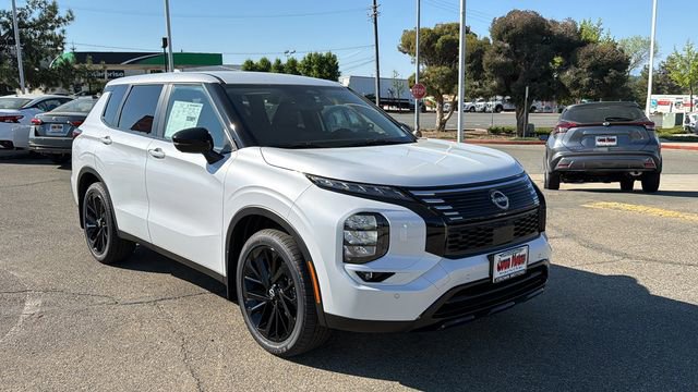 New 2026 Nissan Rogue SL image 2