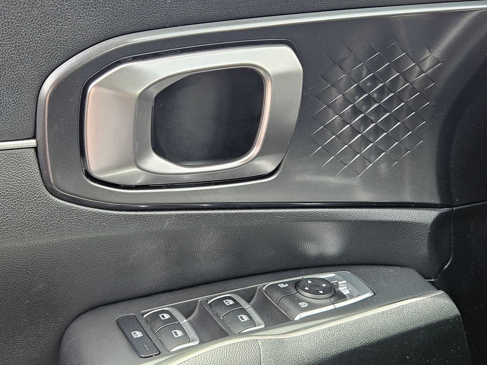 Used 2022 Kia Sorento LX FWD image 29